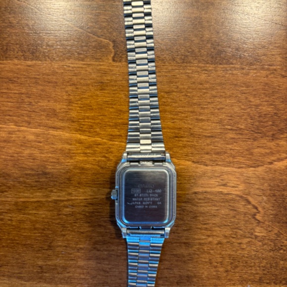 Pls check out other photos- casio stainless steel water resistant watch - Picture 3 of 4